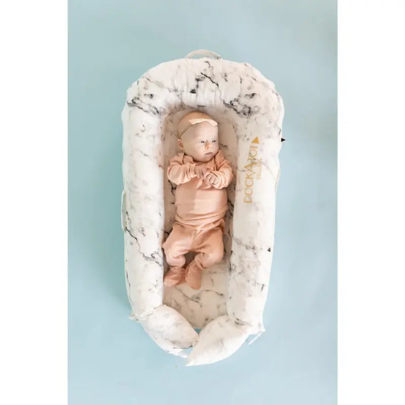 DockaTot babynestje Deluxe Carrara Marble - Babyslofje-online