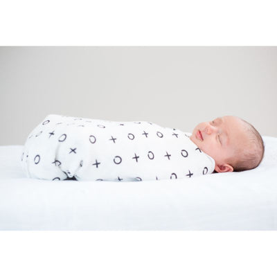 Lulujo bamboo swaddle large Hugs and Kisses