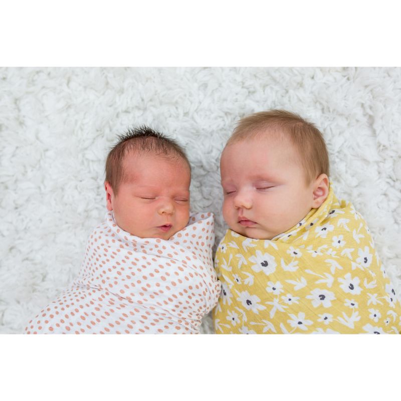 Lulujo swaddle 2-pack Yellow Wildflowers & Dots