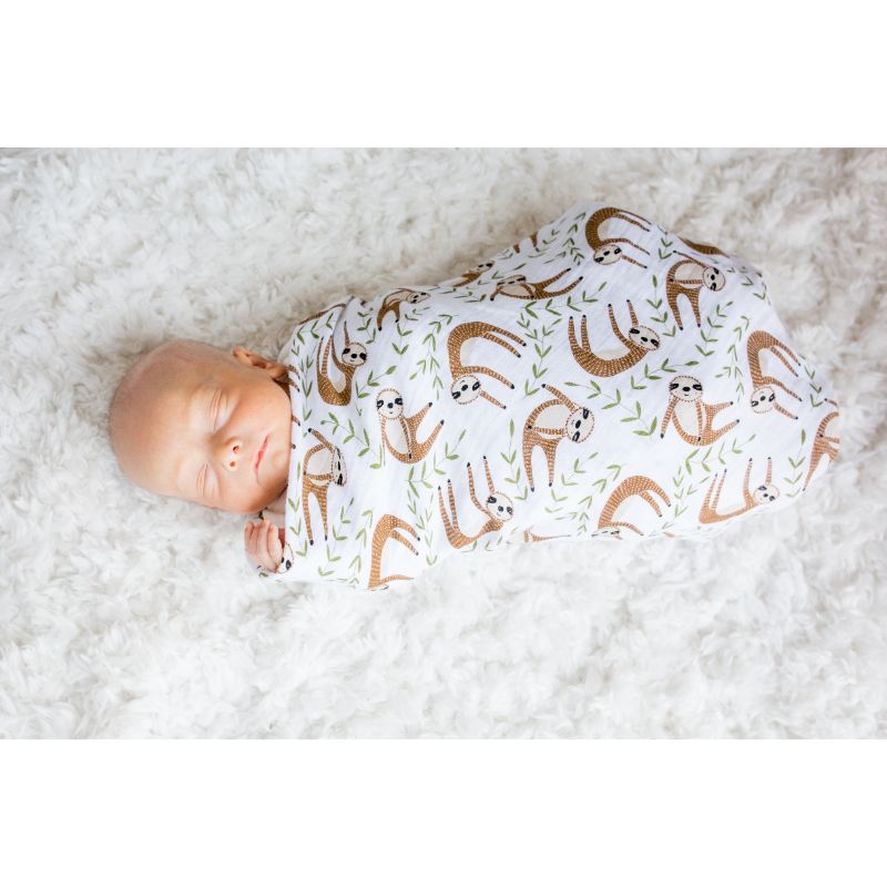 Lulujo swaddle large Modern Sloth