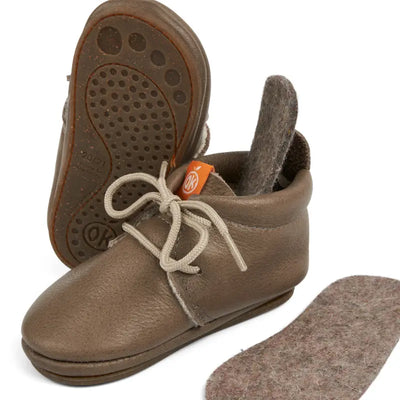 Orangenkinder babyslofjes Amigo Lace Up Uni Beige gevoerd